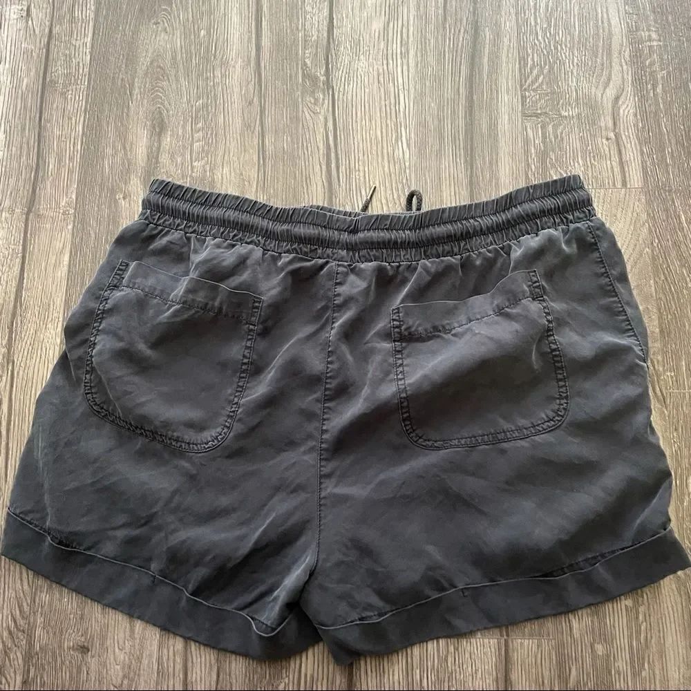 2/$20 Universal Thread gray utility shorts - Picture 6 of 8